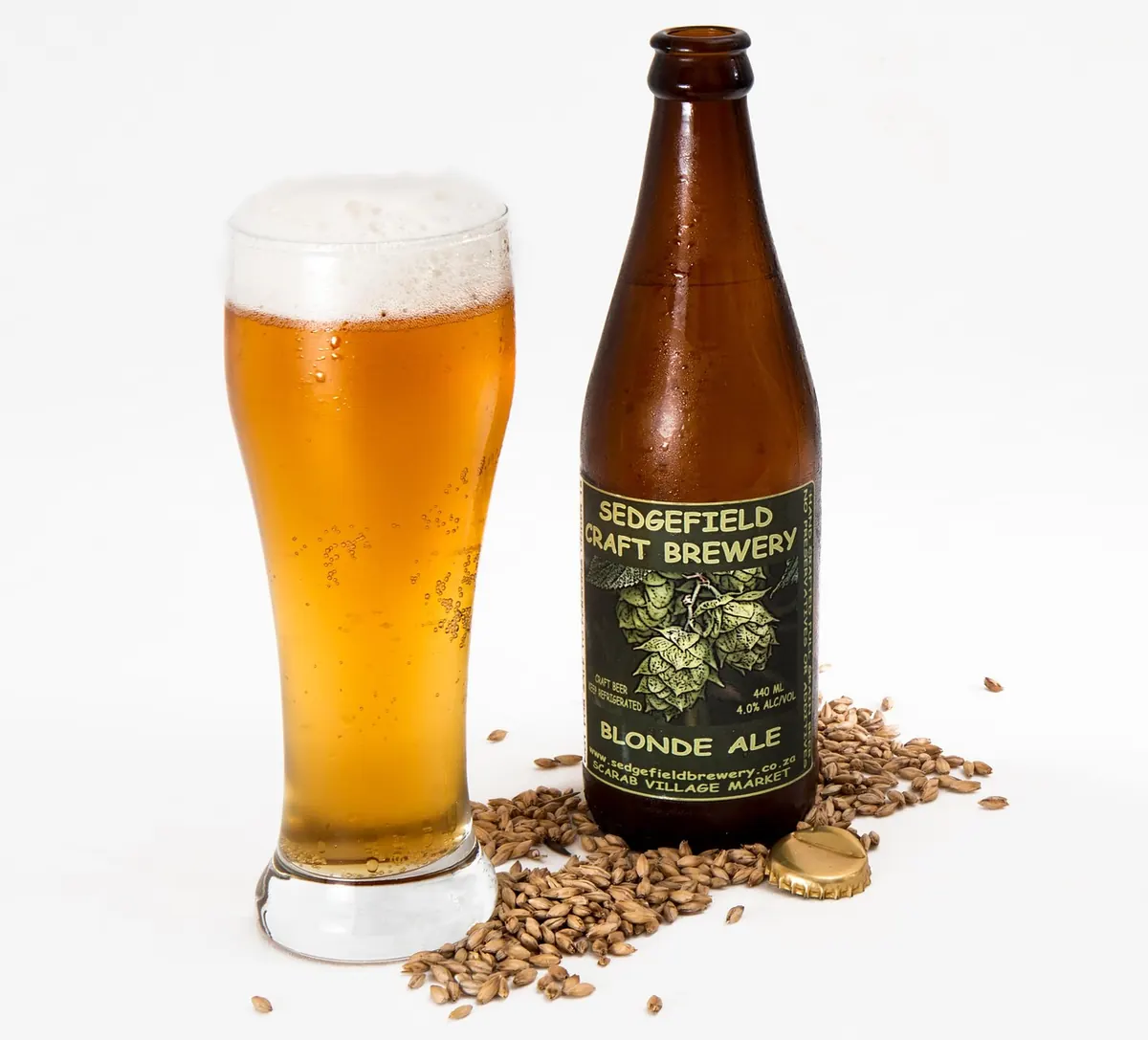 Craft Beer vs. Traditional Cask Ale: A Beginner's Comparison for Pub Drinkers