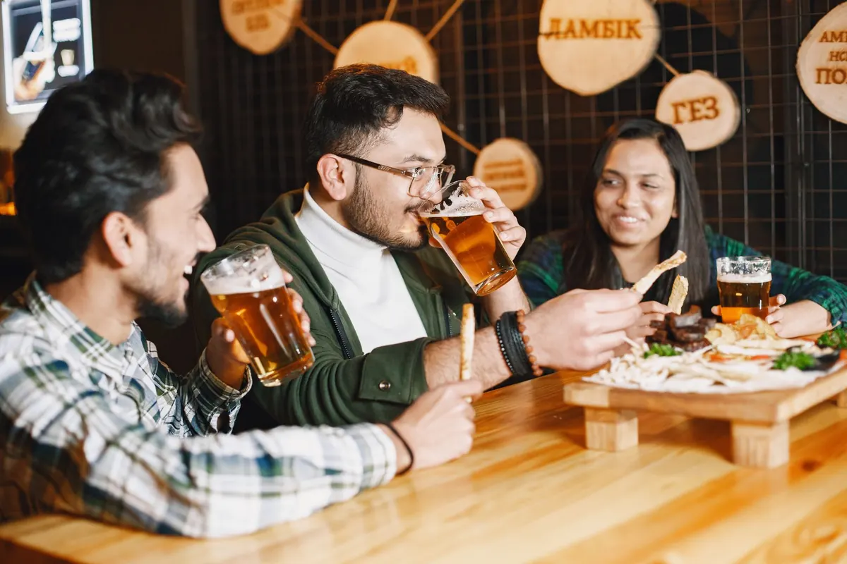 How to Plan a Pub Crawl for a Birthday or Group Outing