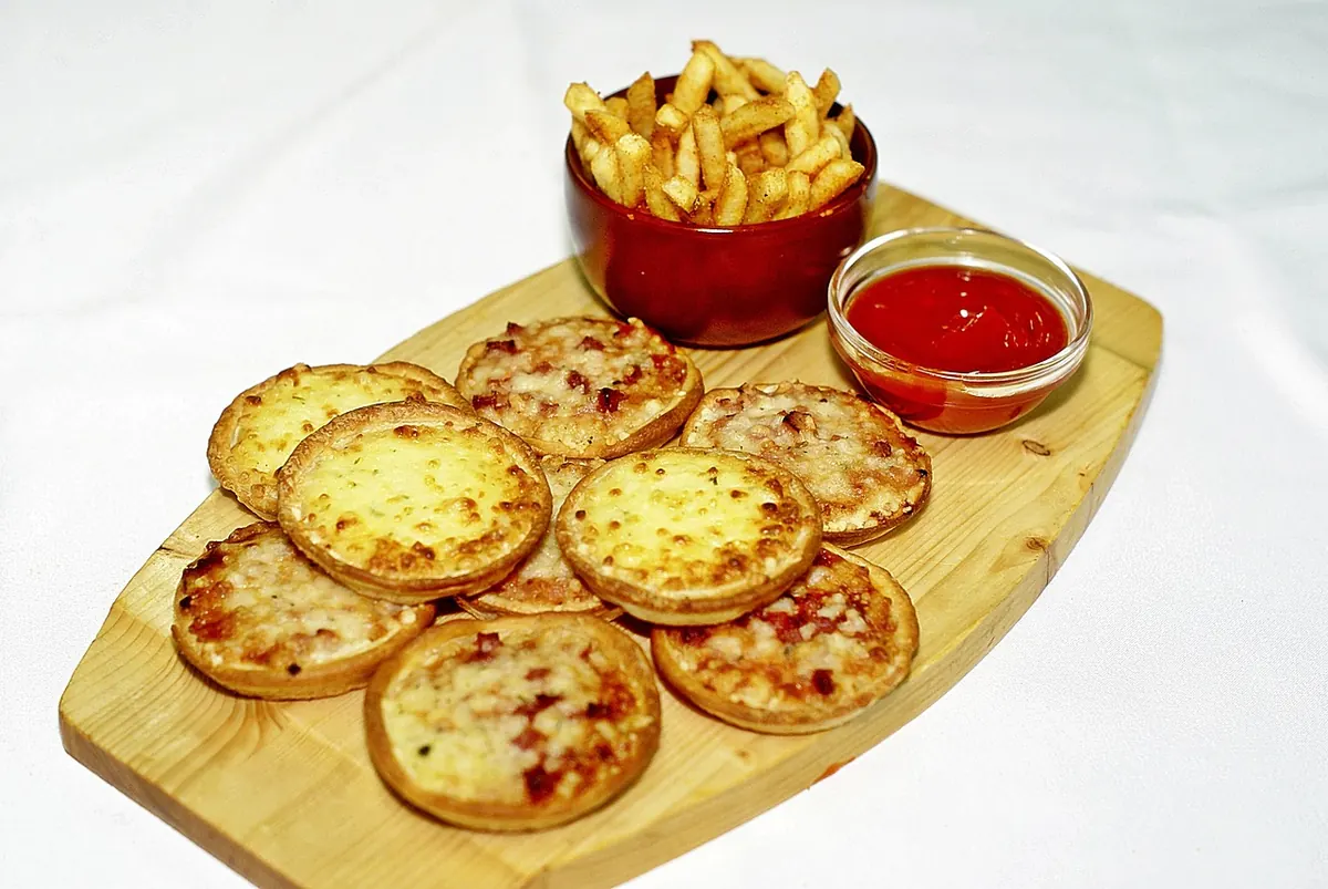 Pub Food Pairing Guide: Matching Classic Bar Snacks with Beer Styles